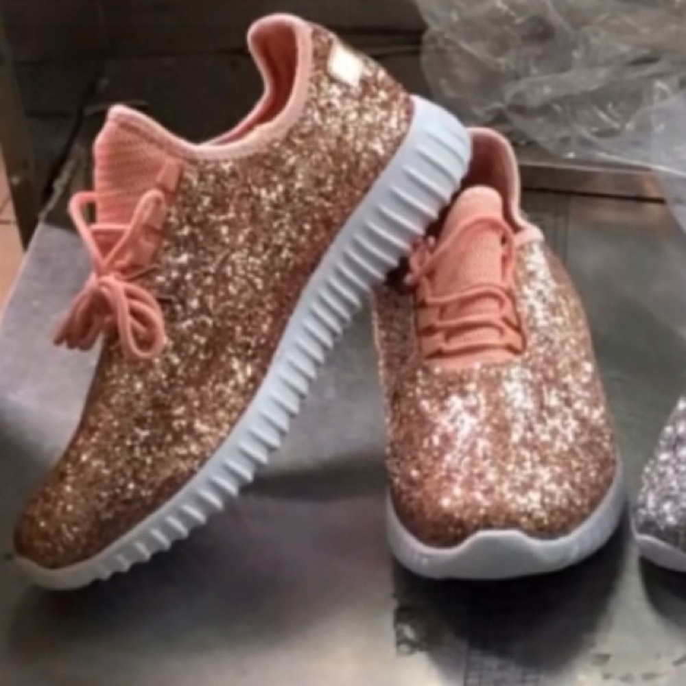 Glitterbomb tennis shoes